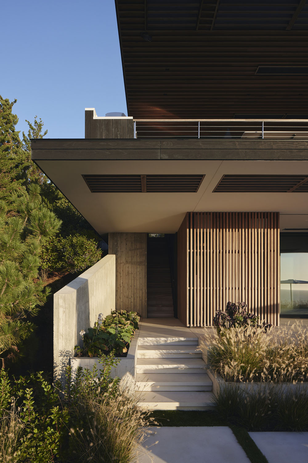 Photo of construction by Ronald Webb Builder.